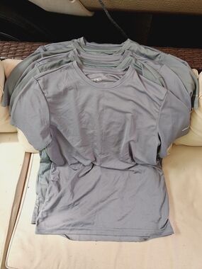 5 Athletic Works Gray Active Short Sleeve Tee
